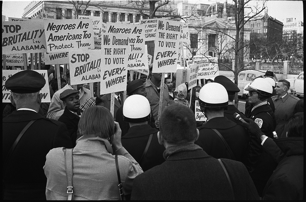 Protest at White House of Bloody Sunday. By Warren K. Leffler, LOC.